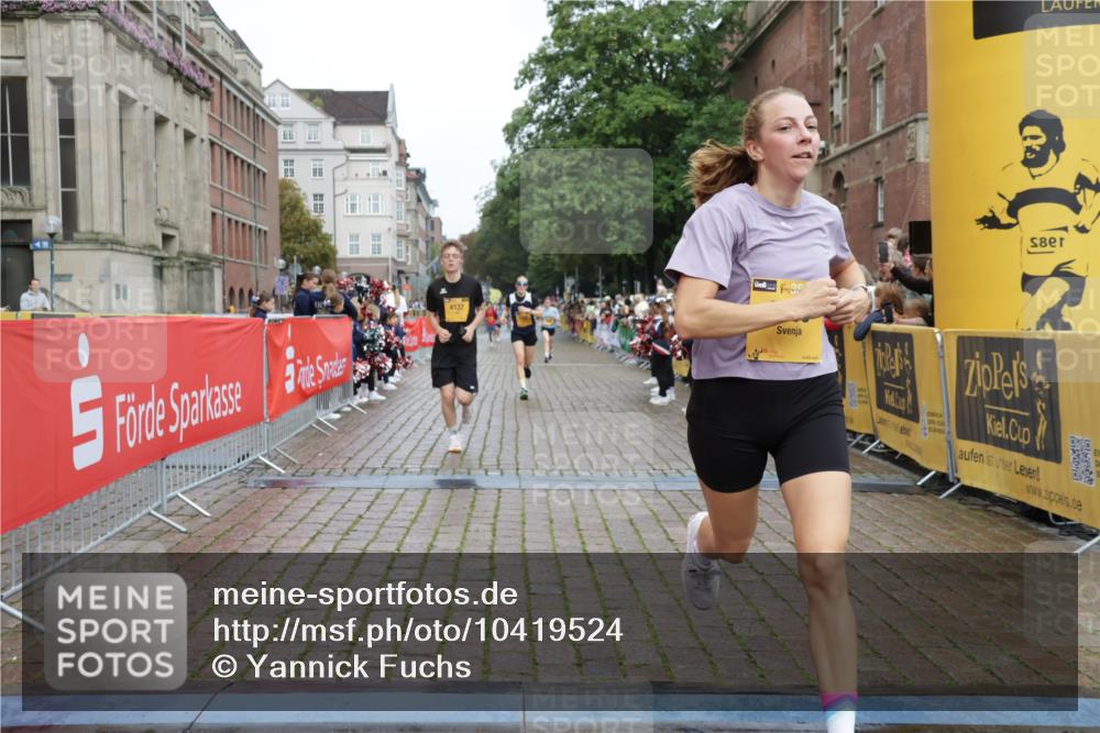 13.09.2026 - Kiel Lauf Yannick Fuchs http://msf.ph/oto/10419524 13.09.2026 09:41:06 Ziel 1593, 1787, 3883, 4137, 8389, 9608, 10202, 420, 1081, 1630, 2847, 3552, 5039, 6299, 6563, 7131, 7239, 7730, 8493, 8636, 9578, 9726, 10353, 11750, 11792, 12225, 1671, 1966, 4068, 9110, 10299, 10974, 11645, 11983, 12166, 1081, 2695, 2847, 3694, 7239 meine-sportfotos.de