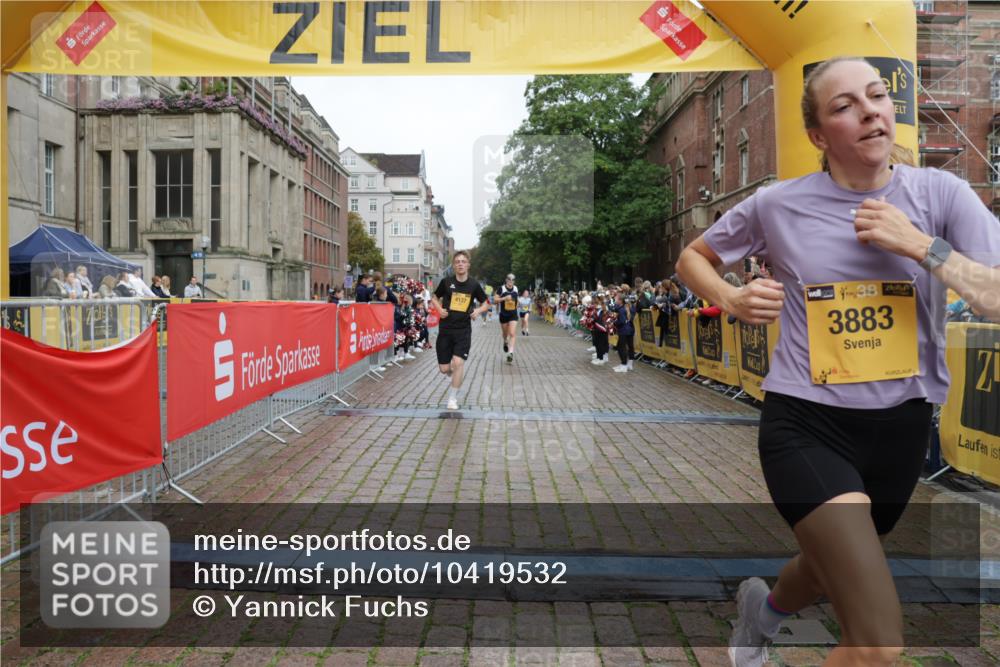 13.09.2026 - Kiel Lauf Yannick Fuchs http://msf.ph/oto/10419532 13.09.2026 09:41:06 Ziel 1593, 1787, 3883, 4137, 8389, 9608, 10202, 420, 1081, 1630, 2847, 3552, 5039, 6299, 6563, 7131, 7239, 7730, 8493, 8636, 9578, 9726, 10353, 11750, 11792, 12225, 1671, 1966, 4068, 9110, 10299, 10974, 11645, 11983, 12166, 1081, 2695, 2847, 3694, 7239 meine-sportfotos.de