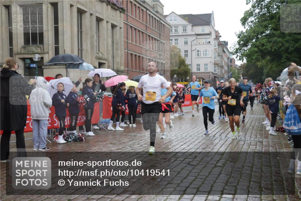 13.09.2026 - Kiel Lauf Yannick Fuchs http://msf.ph/oto/10419541 13.09.2026 10:51:46 Ziel 201, 310, 826, 1231, 1568, 1600, 1754, 2393, 2404, 2468, 2470, 2566, 2783, 3013, 3956, 4084, 4175, 4476, 4887, 5174, 5866, 6177, 6287, 6367, 7141, 7204, 7740, 8108, 8197, 8625, 8627, 9265, 10345, 11332, 11551, 12135, 12387, 12755, 101, 238, 240, 251, 260, 680, 901, 1804, 1890, 2035, 2519, 2672, 2690, 2803, 3029, 3440, 3751, 3879, 4040, 4205, 4271, 4613, 4619, 4646, 4939, 5441, 5525, 5735, 6177, 6663, 6865, 6928, 6948, 7043, 7914, 8373, 9030, 23 meine-sportfotos.de
