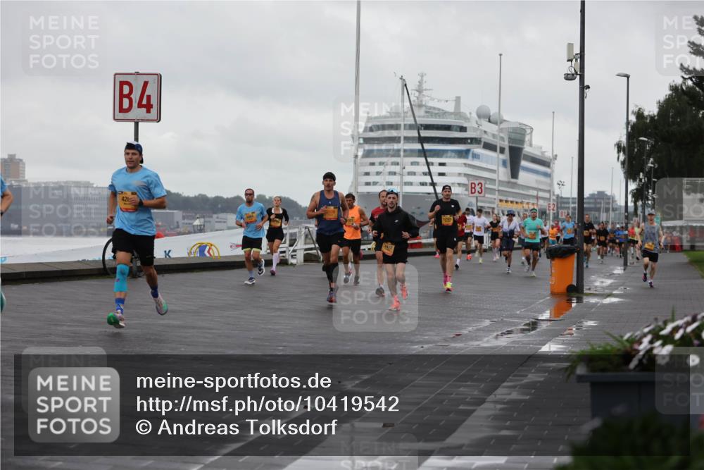 13.09.2026 - Kiel Lauf Andreas Tolksdorf http://msf.ph/oto/10419542 13.09.2026 10:57:26 Kiellinie 4, 42, 1418, 3 meine-sportfotos.de