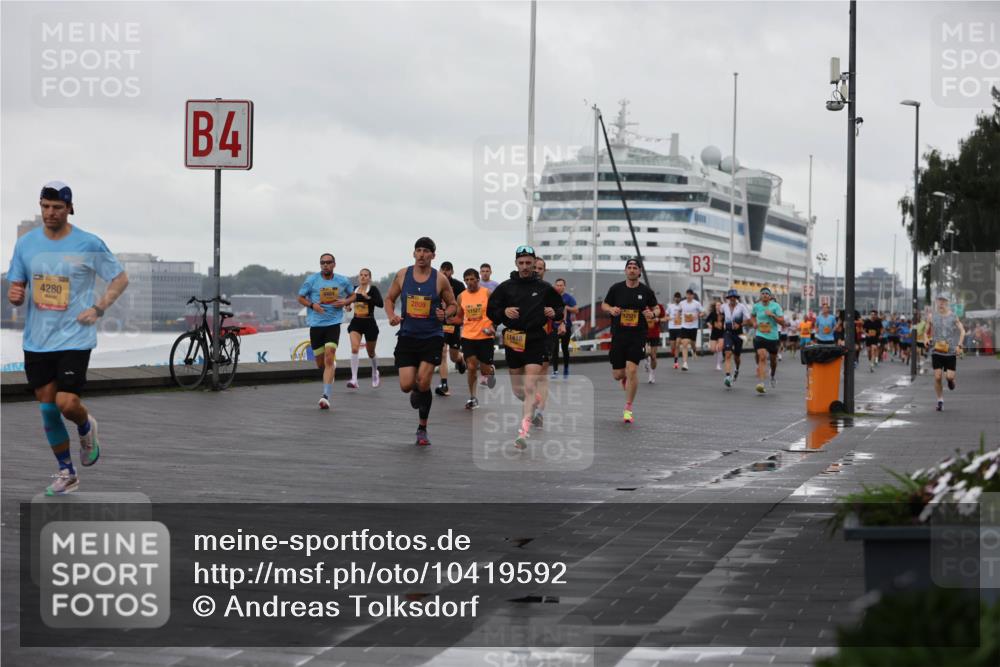 13.09.2026 - Kiel Lauf Andreas Tolksdorf http://msf.ph/oto/10419592 13.09.2026 10:57:27 Kiellinie 4280, 4, 2809, 11527, 11418, 12521, 3 meine-sportfotos.de