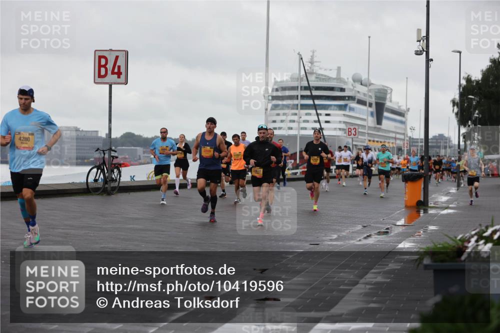 13.09.2026 - Kiel Lauf Andreas Tolksdorf http://msf.ph/oto/10419596 13.09.2026 10:57:27 Kiellinie 4280, 4, 2809, 11527, 11418, 12521, 3 meine-sportfotos.de