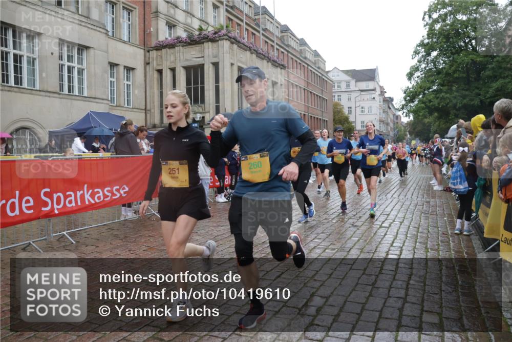 13.09.2026 - Kiel Lauf Yannick Fuchs http://msf.ph/oto/10419610 13.09.2026 10:51:50 Ziel 201, 310, 826, 1231, 1568, 1591, 1600, 2404, 2468, 2470, 2566, 2783, 3013, 3956, 4084, 4175, 4476, 4887, 5157, 5174, 5317, 5866, 6287, 6349, 6367, 7204, 7740, 8108, 8197, 8413, 9265, 10166, 10241, 10345, 10689, 11332, 11551, 12135, 12387, 12755, 101, 238, 240, 251, 260, 310, 680, 901, 1754, 1804, 1890, 2035, 2393, 2519, 2690, 2803, 3029, 3440, 3751, 3879, 4040, 4205, 4613, 4619, 4646, 4939, 5441, 5735, 6177, 6663, 6865, 6928, 7043, 7914, 8373, 9030, 23, 238 meine-sportfotos.de