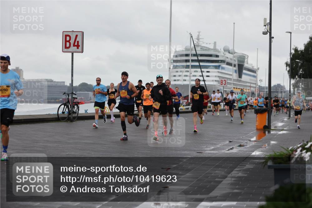 13.09.2026 - Kiel Lauf Andreas Tolksdorf http://msf.ph/oto/10419623 13.09.2026 10:57:27 Kiellinie 4280, 4, 2809, 1418, 3 meine-sportfotos.de