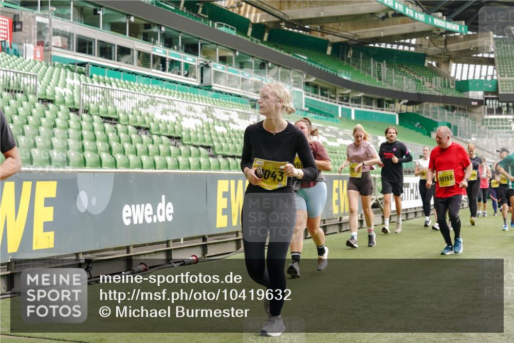 13.09.2026 - 21. swb-Marathon Bremen Michael Burmester http://msf.ph/oto/10419632 13.09.2026 10:43:43 Laufen im Stadion 10002, 10004, 10005, 10176, 10271, 10295, 10303, 10325, 10330, 10335, 10361, 10362, 10402, 10459, 10474, 10490, 10491, 10513, 10557, 10572, 10605, 10606, 10629, 10665, 10752, 10756, 10773, 10779, 10784, 10805, 10854, 10880, 10882, 10899, 10900, 10997, 10999, 11026, 11027, 11041, 11078, 11090, 11140, 11173, 11192, 11217, 11233, 11264, 11274, 11307, 11333, 11337, 11355, 11385, 11408, 11448, 11456, 11461, 11482, 11943, 12334 meine-sportfotos.de