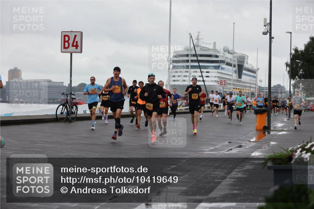 13.09.2026 - Kiel Lauf Andreas Tolksdorf http://msf.ph/oto/10419649 13.09.2026 10:57:27 Kiellinie 4, 809, 11418, 0577, 12521, 3 meine-sportfotos.de