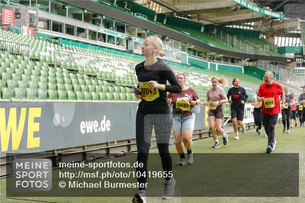 13.09.2026 - 21. swb-Marathon Bremen Michael Burmester http://msf.ph/oto/10419655 13.09.2026 10:43:43 Laufen im Stadion 10002, 10004, 10005, 10176, 10271, 10295, 10303, 10325, 10330, 10335, 10361, 10362, 10402, 10459, 10474, 10490, 10491, 10513, 10557, 10572, 10605, 10606, 10629, 10665, 10752, 10756, 10773, 10779, 10784, 10805, 10854, 10880, 10882, 10899, 10900, 10997, 10999, 11026, 11027, 11041, 11078, 11090, 11140, 11173, 11192, 11217, 11233, 11264, 11274, 11307, 11333, 11337, 11355, 11385, 11408, 11448, 11456, 11461, 11482, 11943, 12334 meine-sportfotos.de