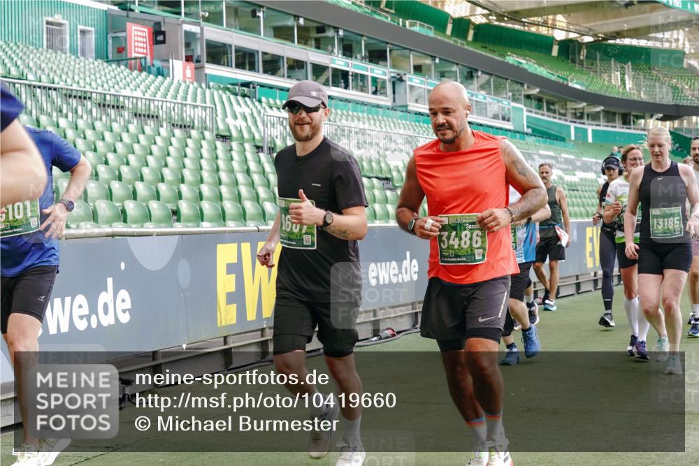 13.09.2026 - 21. swb-Marathon Bremen Michael Burmester http://msf.ph/oto/10419660 13.09.2026 13:21:09 Laufen im Stadion 128, 258, 351, 423, 441, 464, 601, 620, 704, 782, 851, 1060, 1066, 1094, 1129, 1158, 1177, 1316, 1344, 1409, 1417, 1439, 1446, 1518, 1676, 1697, 1729, 1756, 1808, 1815, 1846, 1916, 2010, 2028, 2064, 2139, 2201, 2258, 2278, 2349, 2394, 2395, 2414, 2417, 2437, 2501, 2519, 2533, 2551, 2588, 2652, 2694, 2695, 2736, 2756, 2793, 2828, 2886, 2954, 2995, 3004, 3010, 3017, 3018, 3022, 3034, 3035, 3036, 3037, 3059, 3070, 3074, 3102, 3139, 3144, 3225, 3264, 3310, 3315 meine-sportfotos.de