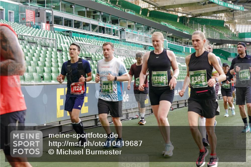 13.09.2026 - 21. swb-Marathon Bremen Michael Burmester http://msf.ph/oto/10419687 13.09.2026 13:21:10 Laufen im Stadion 128, 258, 351, 423, 441, 464, 601, 620, 704, 782, 851, 1060, 1066, 1094, 1129, 1158, 1177, 1316, 1344, 1409, 1417, 1439, 1446, 1518, 1676, 1697, 1729, 1756, 1808, 1815, 1846, 1916, 2010, 2028, 2064, 2139, 2201, 2258, 2278, 2349, 2394, 2395, 2414, 2417, 2437, 2501, 2519, 2533, 2551, 2588, 2652, 2694, 2695, 2736, 2756, 2793, 2828, 2886, 2954, 2995, 3004, 3010, 3017, 3018, 3022, 3034, 3035, 3036, 3037, 3059, 3070, 3074, 3102, 3139, 3144, 3225, 3264, 3310 meine-sportfotos.de