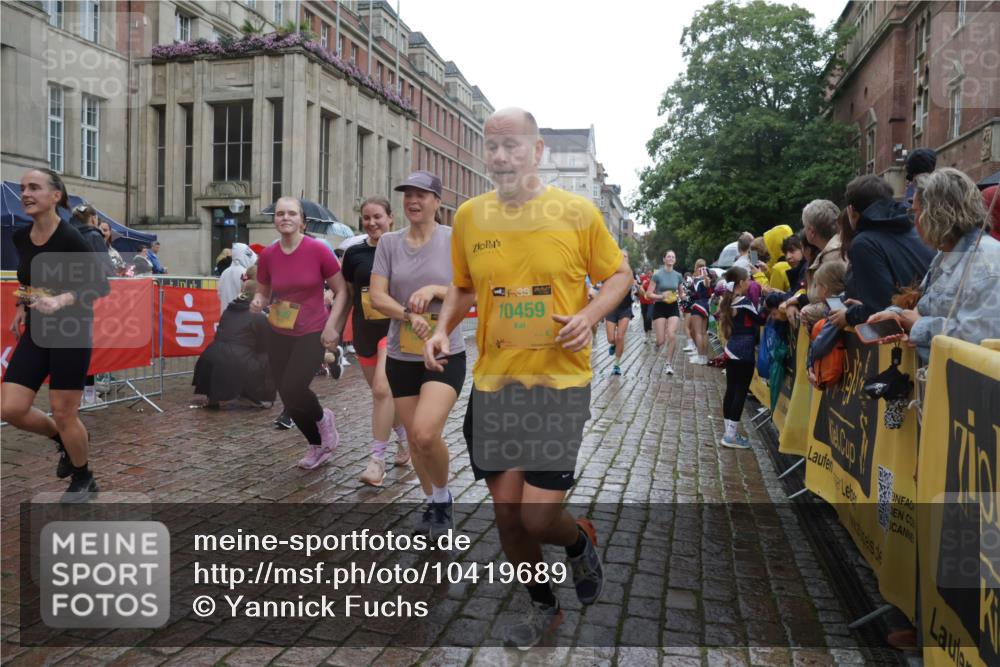 13.09.2026 - Kiel Lauf Yannick Fuchs http://msf.ph/oto/10419689 13.09.2026 10:52:01 Ziel 23, 171, 825, 1364, 1365, 1591, 2404, 2484, 2806, 3529, 3644, 4385, 4476, 5157, 5317, 5994, 6349, 6714, 7338, 7447, 7464, 8292, 8319, 8413, 9221, 9267, 10071, 10166, 10241, 10598, 10637, 10689, 10992, 11308, 11380, 11500, 101, 201, 310, 826, 1231, 1568, 1600, 1754, 1804, 1890, 2035, 2393, 2404, 2468, 2470, 2519, 2566, 2690, 2783, 3013, 3440, 3956, 4040, 4084, 4175, 4476, 4613, 4619, 4646, 4887, 4939, 5174, 5441, 5735, 6177, 6367, 6928, 7914, 8373, 9030 meine-sportfotos.de