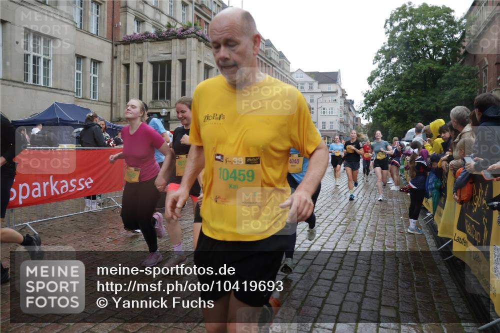 13.09.2026 - Kiel Lauf Yannick Fuchs http://msf.ph/oto/10419693 13.09.2026 10:52:01 Ziel 23, 171, 825, 1364, 1365, 1591, 2404, 2484, 2806, 3529, 3644, 4385, 4476, 5157, 5317, 5994, 6349, 6714, 7338, 7447, 7464, 8292, 8319, 8413, 9221, 9267, 10071, 10166, 10241, 10598, 10637, 10689, 10992, 11308, 11380, 11500, 101, 201, 310, 826, 1231, 1568, 1600, 1754, 1804, 1890, 2035, 2393, 2404, 2468, 2470, 2519, 2566, 2690, 2783, 3013, 3440, 3956, 4040, 4084, 4175, 4476, 4613, 4619, 4646, 4887, 4939, 5174, 5441, 5735, 6177, 6367, 6928, 7914, 8373, 9030 meine-sportfotos.de