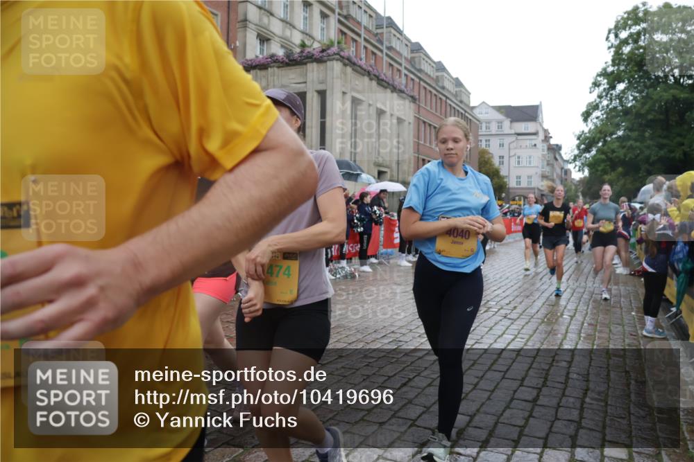 13.09.2026 - Kiel Lauf Yannick Fuchs http://msf.ph/oto/10419696 13.09.2026 10:52:01 Ziel 23, 171, 825, 1364, 1365, 1591, 2404, 2484, 2806, 3529, 3644, 4385, 4476, 5157, 5317, 5994, 6349, 6714, 7338, 7447, 7464, 8292, 8319, 8413, 9221, 9267, 10071, 10166, 10241, 10598, 10637, 10689, 10992, 11308, 11380, 11500, 101, 201, 310, 826, 1231, 1568, 1600, 1754, 1804, 1890, 2035, 2393, 2404, 2468, 2470, 2519, 2566, 2690, 2783, 3013, 3440, 3956, 4040, 4084, 4175, 4476, 4613, 4619, 4646, 4887, 4939, 5174, 5441, 5735, 6177, 6367, 6928, 7914, 8373, 9030 meine-sportfotos.de