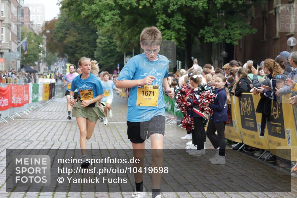13.09.2026 - Kiel Lauf Yannick Fuchs http://msf.ph/oto/10419698 13.09.2026 09:41:19 Ziel 1671, 1966, 9110, 9608, 10299, 10974, 11645, 11983, 12166, 1593, 1630, 1787, 3883, 4137, 5039, 6299, 8389, 8493, 8636, 9578, 9726, 10202, 11792, 4068, 4315, 6649, 9771, 11106, 420, 3552, 6563, 7131, 7730, 10353, 11792, 12225 meine-sportfotos.de