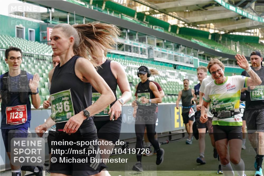 13.09.2026 - 21. swb-Marathon Bremen Michael Burmester http://msf.ph/oto/10419726 13.09.2026 13:21:11 Laufen im Stadion 128, 258, 351, 423, 441, 464, 601, 620, 704, 782, 851, 1060, 1066, 1094, 1129, 1158, 1177, 1316, 1344, 1409, 1417, 1439, 1446, 1518, 1676, 1697, 1729, 1756, 1808, 1815, 1846, 1916, 2010, 2028, 2064, 2139, 2201, 2258, 2278, 2349, 2394, 2395, 2414, 2417, 2437, 2501, 2519, 2533, 2551, 2588, 2652, 2694, 2695, 2736, 2756, 2793, 2828, 2886, 2954, 2995, 3004, 3010, 3017, 3018, 3022, 3034, 3035, 3036, 3037, 3059, 3070, 3074, 3102, 3139, 3144, 3225, 3264, 3310 meine-sportfotos.de