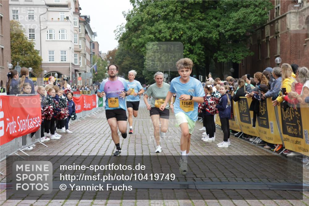 13.09.2026 - Kiel Lauf Yannick Fuchs http://msf.ph/oto/10419749 13.09.2026 09:41:23 Ziel 1671, 1966, 4068, 9110, 10299, 11645, 11983, 12166, 1593, 1630, 1787, 3883, 4137, 5039, 6299, 8389, 8493, 8636, 9578, 9608, 9726, 10202, 10299, 10974, 3175, 4315, 4704, 6649, 6687, 8588, 9224, 9771, 11106, 11907, 420, 1630, 9578, 10353, 11792, 12225 meine-sportfotos.de