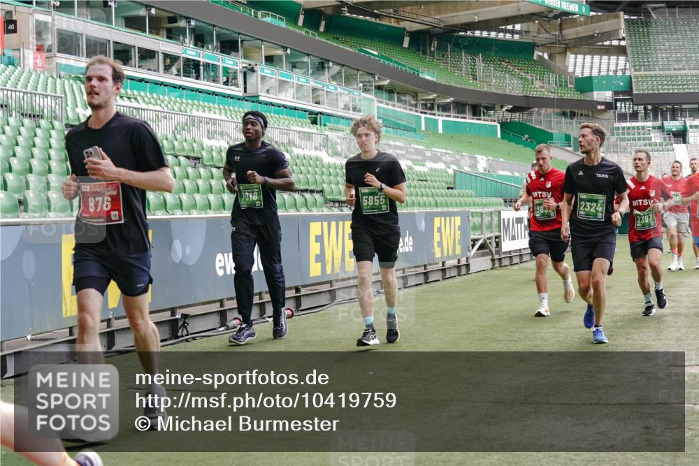 13.09.2026 - 21. swb-Marathon Bremen Michael Burmester http://msf.ph/oto/10419759 13.09.2026 12:58:27 Laufen im Stadion 141, 148, 191, 226, 334, 511, 672, 776, 789, 790, 909, 972, 1010, 1119, 1191, 1199, 1254, 1281, 1535, 1642, 1647, 1752, 1809, 1881, 1900, 1931, 1933, 2046, 2051, 2075, 2210, 2324, 2343, 2367, 2371, 2397, 2402, 2423, 2425, 2493, 2577, 2771, 2807, 2827, 2885, 2903, 2904, 2979, 3021, 3051, 3098, 3120, 3138, 3148, 3182, 3186, 3233, 3319, 3338, 3435, 3450, 3516, 3534, 3560, 3634, 3655, 3685, 3690, 3695, 3760, 3866, 3933, 3934, 3939, 4101, 4316, 4319, 205 meine-sportfotos.de