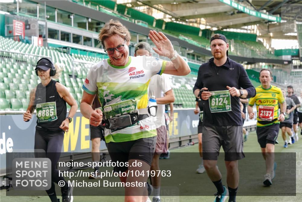 13.09.2026 - 21. swb-Marathon Bremen Michael Burmester http://msf.ph/oto/10419763 13.09.2026 13:21:12 Laufen im Stadion 128, 258, 351, 423, 441, 464, 601, 620, 704, 782, 851, 1060, 1066, 1094, 1129, 1158, 1177, 1316, 1344, 1409, 1417, 1439, 1446, 1518, 1676, 1697, 1729, 1756, 1808, 1815, 1846, 1916, 2010, 2028, 2064, 2139, 2201, 2258, 2278, 2349, 2394, 2395, 2414, 2417, 2437, 2501, 2519, 2533, 2551, 2588, 2652, 2694, 2695, 2736, 2756, 2793, 2828, 2886, 2954, 2995, 3004, 3010, 3017, 3018, 3022, 3034, 3035, 3036, 3037, 3059, 3070, 3074, 3102, 3139, 3144, 3225, 3264, 3310 meine-sportfotos.de