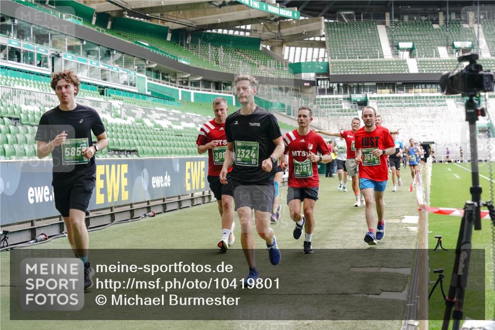 13.09.2026 - 21. swb-Marathon Bremen Michael Burmester http://msf.ph/oto/10419801 13.09.2026 12:58:28 Laufen im Stadion 141, 148, 191, 226, 334, 511, 672, 776, 789, 790, 909, 972, 1010, 1119, 1191, 1199, 1254, 1281, 1535, 1642, 1647, 1752, 1809, 1881, 1900, 1931, 1933, 2046, 2051, 2075, 2210, 2324, 2343, 2367, 2371, 2397, 2402, 2423, 2425, 2493, 2577, 2771, 2807, 2827, 2885, 2903, 2904, 2979, 3021, 3051, 3098, 3120, 3138, 3148, 3182, 3186, 3233, 3319, 3338, 3435, 3450, 3516, 3534, 3560, 3634, 3655, 3685, 3690, 3695, 3760, 3866, 3933, 3934, 3939, 4101, 4316, 4319, 205 meine-sportfotos.de
