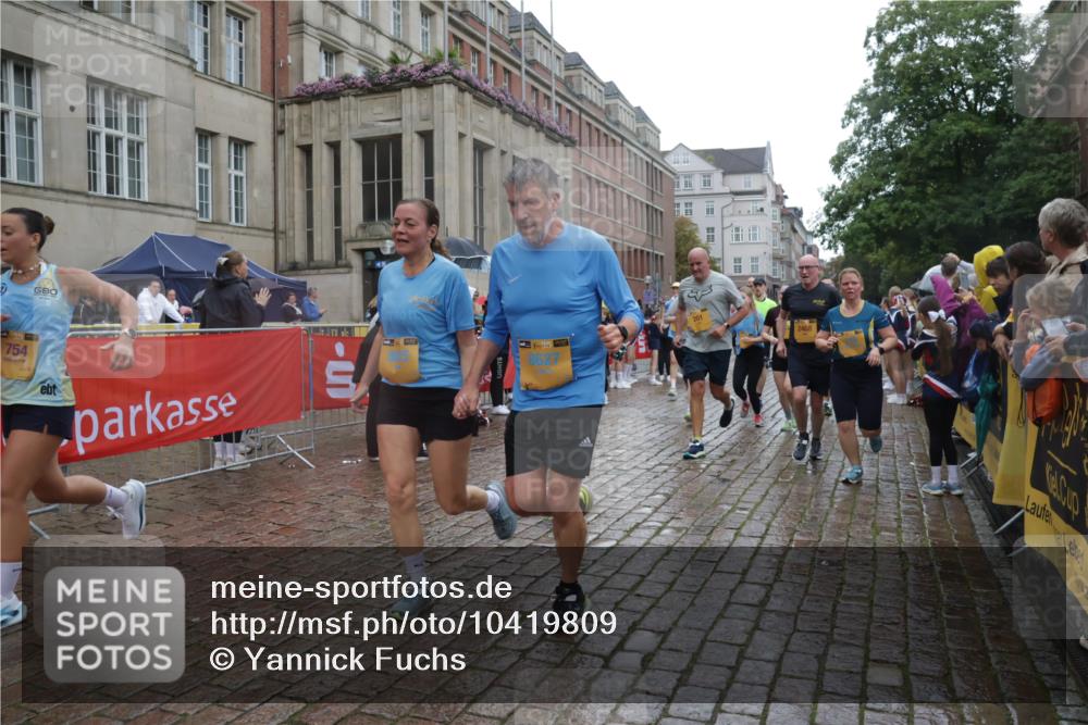 13.09.2026 - Kiel Lauf Yannick Fuchs http://msf.ph/oto/10419809 13.09.2026 10:52:13 Ziel 777, 1027, 1811, 1869, 2438, 2544, 2991, 3280, 3435, 3529, 3881, 4008, 4577, 4957, 4977, 5321, 5359, 6069, 6110, 6113, 6872, 7053, 7447, 7464, 7647, 8051, 8292, 8326, 8898, 9221, 9624, 9894, 10035, 10540, 10755, 10802, 10811, 10992, 11308, 11915, 12536, 23, 171, 201, 310, 825, 826, 1231, 1364, 1365, 1568, 1591, 1600, 1754, 2404, 2468, 2470, 2484, 2566, 2783, 2806, 3013, 3644, 3956, 4084, 4175, 4385, 4476, 4887, 5174, 6367, 201, 310, 1754, 8625 meine-sportfotos.de