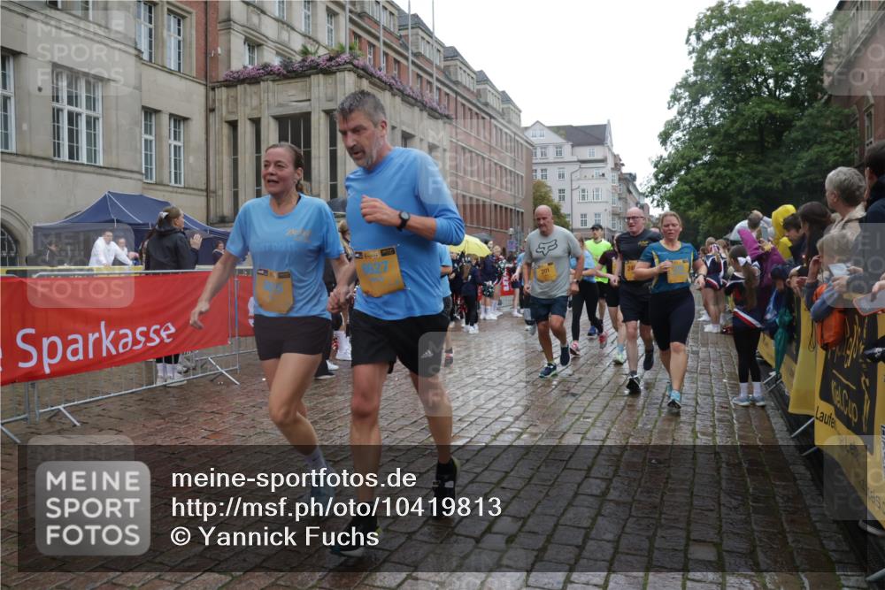 13.09.2026 - Kiel Lauf Yannick Fuchs http://msf.ph/oto/10419813 13.09.2026 10:52:13 Ziel 777, 1027, 1811, 1869, 2438, 2544, 2991, 3280, 3435, 3529, 3881, 4008, 4577, 4957, 4977, 5321, 5359, 6069, 6110, 6113, 6872, 7053, 7447, 7464, 7647, 8051, 8292, 8326, 8898, 9221, 9624, 9894, 10035, 10540, 10755, 10802, 10811, 10992, 11308, 11915, 12536, 23, 171, 201, 310, 825, 826, 1231, 1364, 1365, 1568, 1591, 1600, 1754, 2404, 2468, 2470, 2484, 2566, 2783, 2806, 3013, 3644, 3956, 4084, 4175, 4385, 4476, 4887, 5174, 6367, 201, 310, 1754, 8625 meine-sportfotos.de