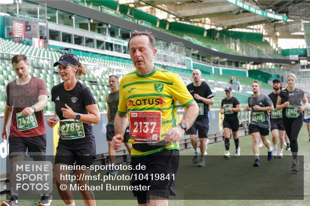 13.09.2026 - 21. swb-Marathon Bremen Michael Burmester http://msf.ph/oto/10419841 13.09.2026 13:21:14 Laufen im Stadion 128, 258, 351, 423, 441, 464, 601, 620, 704, 782, 851, 1060, 1066, 1094, 1129, 1158, 1177, 1316, 1344, 1409, 1417, 1439, 1446, 1518, 1676, 1697, 1729, 1756, 1808, 1815, 1846, 2010, 2028, 2064, 2139, 2201, 2258, 2278, 2349, 2394, 2395, 2414, 2417, 2437, 2501, 2519, 2533, 2551, 2588, 2652, 2694, 2695, 2736, 2756, 2793, 2828, 2886, 2954, 2964, 2995, 3004, 3010, 3017, 3018, 3022, 3034, 3035, 3036, 3037, 3059, 3070, 3074, 3102, 3139, 3144, 3225, 3264, 3310 meine-sportfotos.de
