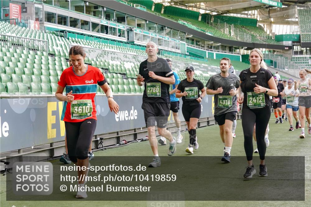 13.09.2026 - 21. swb-Marathon Bremen Michael Burmester http://msf.ph/oto/10419859 13.09.2026 13:21:15 Laufen im Stadion 128, 258, 351, 423, 441, 464, 601, 620, 704, 782, 851, 1060, 1066, 1094, 1129, 1158, 1177, 1316, 1344, 1409, 1417, 1439, 1446, 1518, 1676, 1697, 1729, 1756, 1808, 1815, 1846, 2010, 2028, 2064, 2139, 2201, 2258, 2278, 2349, 2394, 2395, 2414, 2417, 2437, 2501, 2519, 2533, 2551, 2588, 2652, 2660, 2694, 2695, 2736, 2756, 2793, 2828, 2886, 2954, 2964, 2995, 3004, 3010, 3017, 3018, 3022, 3034, 3035, 3036, 3037, 3059, 3070, 3074, 3102, 3139, 3144, 3225, 3264, 3310 meine-sportfotos.de