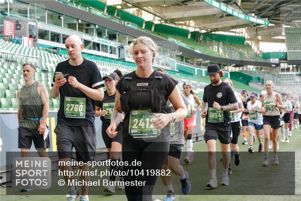 13.09.2026 - 21. swb-Marathon Bremen Michael Burmester http://msf.ph/oto/10419882 13.09.2026 13:21:17 Laufen im Stadion 128, 258, 351, 423, 441, 464, 601, 620, 704, 782, 851, 1060, 1066, 1094, 1129, 1158, 1177, 1316, 1344, 1409, 1417, 1439, 1446, 1518, 1676, 1697, 1729, 1756, 1808, 1815, 1846, 2010, 2028, 2064, 2139, 2201, 2258, 2278, 2349, 2394, 2395, 2414, 2417, 2437, 2501, 2519, 2533, 2551, 2588, 2652, 2660, 2694, 2695, 2736, 2756, 2793, 2828, 2886, 2954, 2964, 2995, 3004, 3010, 3017, 3018, 3022, 3034, 3035, 3036, 3037, 3059, 3070, 3074, 3102, 3139, 3144, 3225, 3264, 3310 meine-sportfotos.de