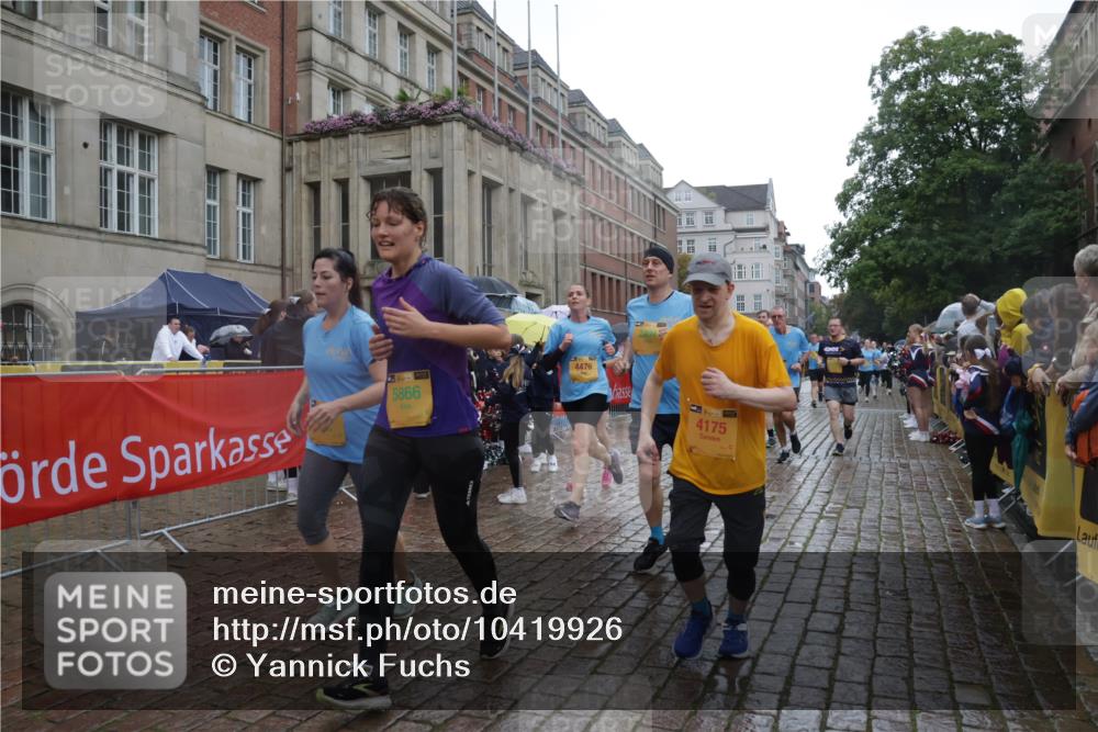 13.09.2026 - Kiel Lauf Yannick Fuchs http://msf.ph/oto/10419926 13.09.2026 10:52:24 Ziel 475, 626, 777, 1471, 1472, 1473, 1526, 1527, 1531, 1658, 1802, 2293, 2442, 2544, 3343, 3582, 3630, 3881, 5126, 5433, 5442, 6110, 6113, 6388, 6493, 6872, 7603, 7621, 8316, 8326, 8734, 8855, 8898, 8908, 9024, 9025, 9711, 9894, 10035, 10126, 10320, 10715, 10786, 10887, 11082, 11535, 11622, 11658, 11661, 11875, 12289, 12431, 12536, 23, 171, 825, 1027, 1364, 1365, 1591, 1600, 1811, 1869, 2404, 2438, 2484, 2806, 2991, 3280, 3435, 3529, 3644, 3881, 3956, 4008, 4175, 4385, 4476 meine-sportfotos.de