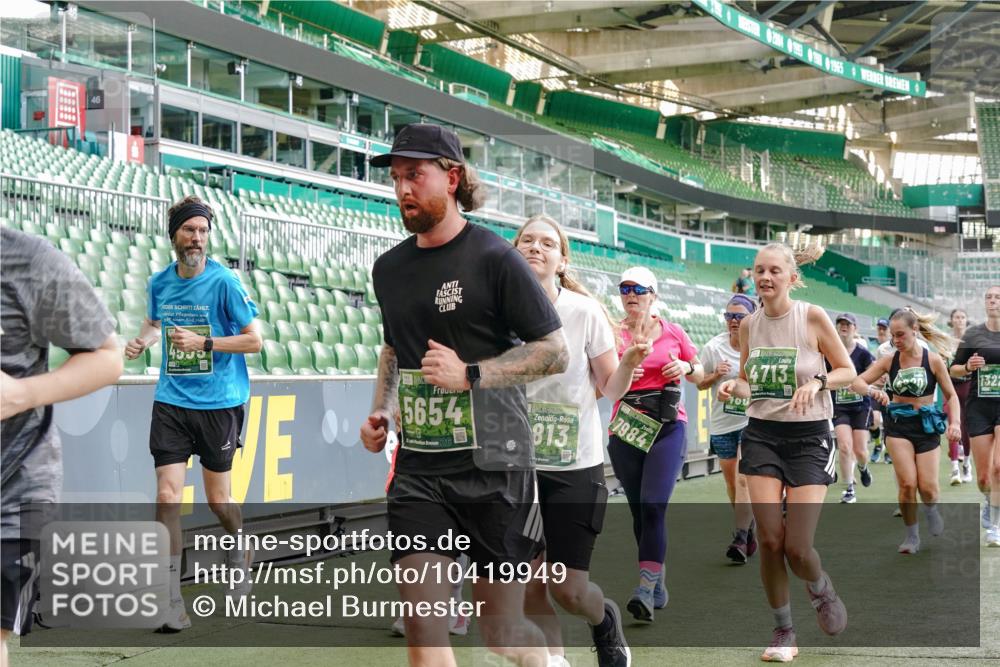 13.09.2026 - 21. swb-Marathon Bremen Michael Burmester http://msf.ph/oto/10419949 13.09.2026 13:21:18 Laufen im Stadion 128, 258, 351, 423, 441, 464, 601, 620, 704, 782, 851, 1060, 1066, 1094, 1129, 1158, 1177, 1316, 1344, 1409, 1417, 1439, 1446, 1518, 1676, 1697, 1729, 1756, 1808, 1815, 1846, 2010, 2028, 2064, 2139, 2201, 2258, 2278, 2349, 2394, 2395, 2414, 2417, 2437, 2501, 2519, 2533, 2551, 2588, 2652, 2660, 2694, 2695, 2736, 2756, 2793, 2828, 2886, 2954, 2964, 2995, 3004, 3010, 3017, 3018, 3022, 3034, 3035, 3036, 3037, 3059, 3070, 3074, 3102, 3139, 3144, 3225, 3264, 3310 meine-sportfotos.de
