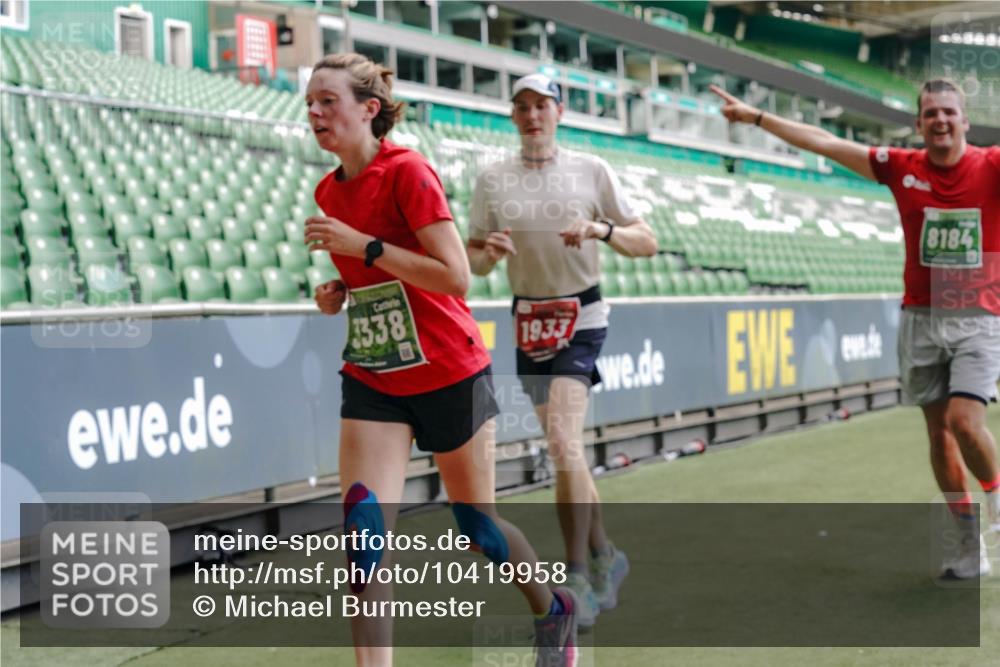13.09.2026 - 21. swb-Marathon Bremen Michael Burmester http://msf.ph/oto/10419958 13.09.2026 12:58:32 Laufen im Stadion 141, 148, 191, 226, 334, 511, 672, 776, 789, 790, 909, 972, 1010, 1119, 1191, 1199, 1254, 1281, 1516, 1535, 1642, 1647, 1752, 1809, 1881, 1900, 1931, 1933, 2046, 2051, 2075, 2210, 2324, 2343, 2367, 2371, 2397, 2402, 2423, 2425, 2577, 2771, 2807, 2827, 2885, 2903, 2904, 2979, 3021, 3051, 3098, 3120, 3138, 3148, 3182, 3186, 3233, 3319, 3338, 3435, 3516, 3531, 3534, 3560, 3655, 3685, 3690, 3695, 3866, 3933, 3934, 3939, 4101, 4316, 4319, 205 meine-sportfotos.de