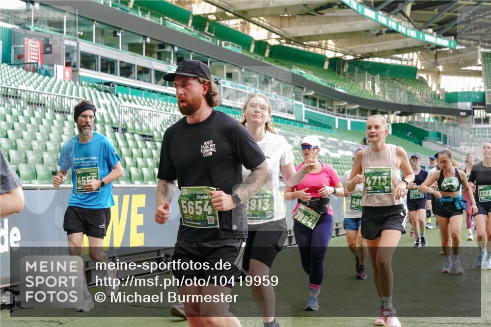 13.09.2026 - 21. swb-Marathon Bremen Michael Burmester http://msf.ph/oto/10419959 13.09.2026 13:21:18 Laufen im Stadion 128, 258, 351, 423, 441, 464, 601, 620, 704, 782, 851, 1060, 1066, 1094, 1129, 1158, 1177, 1316, 1344, 1409, 1417, 1439, 1446, 1518, 1676, 1697, 1729, 1756, 1808, 1815, 1846, 2010, 2028, 2064, 2139, 2201, 2258, 2278, 2349, 2394, 2395, 2414, 2417, 2437, 2501, 2519, 2533, 2551, 2588, 2652, 2660, 2694, 2695, 2736, 2756, 2793, 2828, 2886, 2954, 2964, 2995, 3004, 3010, 3017, 3018, 3022, 3034, 3035, 3036, 3037, 3059, 3070, 3074, 3102, 3139, 3144, 3225, 3264, 3310 meine-sportfotos.de