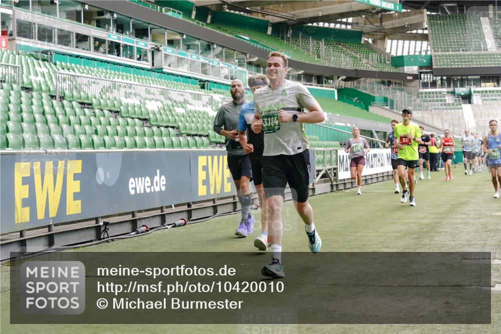 13.09.2026 - 21. swb-Marathon Bremen Michael Burmester http://msf.ph/oto/10420010 13.09.2026 12:58:34 Laufen im Stadion 141, 148, 191, 226, 334, 511, 672, 776, 789, 790, 909, 972, 1010, 1119, 1191, 1199, 1254, 1281, 1516, 1535, 1642, 1647, 1752, 1809, 1881, 1900, 1931, 1933, 2046, 2210, 2324, 2343, 2367, 2371, 2397, 2402, 2423, 2425, 2577, 2771, 2807, 2827, 2885, 2903, 2904, 2979, 3021, 3051, 3098, 3120, 3138, 3148, 3182, 3186, 3190, 3233, 3319, 3338, 3435, 3516, 3531, 3534, 3560, 3655, 3685, 3690, 3695, 3866, 3933, 3934, 3939, 4101, 4316, 4319, 205 meine-sportfotos.de