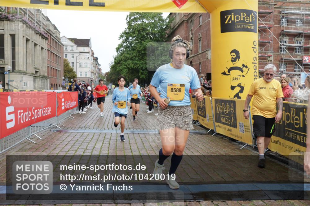13.09.2026 - Kiel Lauf Yannick Fuchs http://msf.ph/oto/10420019 13.09.2026 09:41:45 Ziel 402, 3143, 3175, 4533, 4704, 5107, 6649, 6687, 6739, 7238, 8588, 9224, 11907, 1671, 1966, 4068, 4315, 9110, 9608, 9771, 10299, 10974, 11106, 11645, 11983, 12166, 699, 772, 2910, 3801, 6599, 8829, 9050, 12175, 1593, 3883, 4137, 9608, 10299, 10974 meine-sportfotos.de