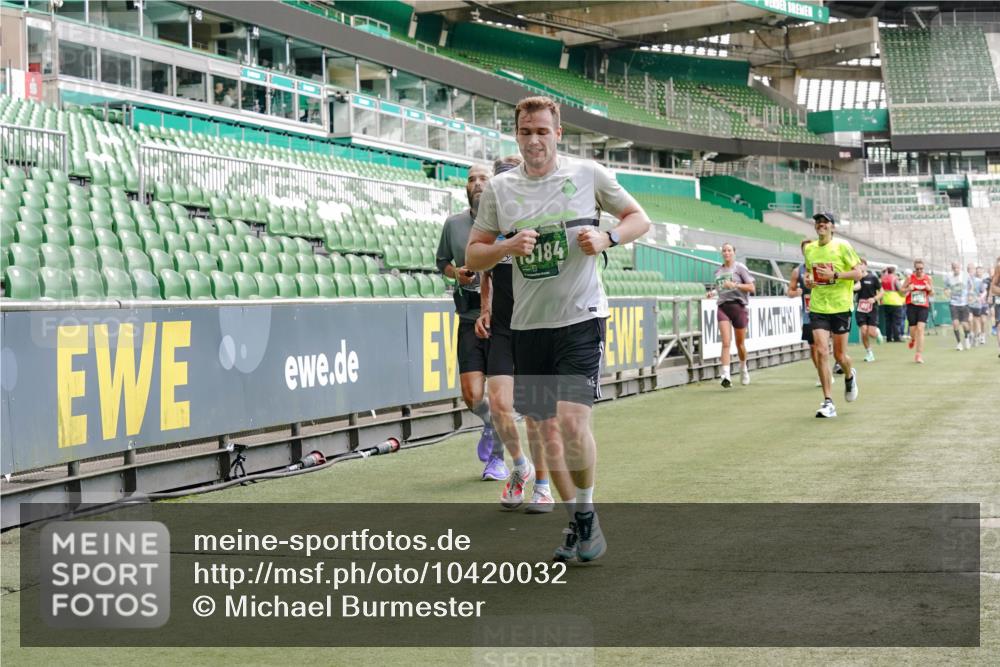 13.09.2026 - 21. swb-Marathon Bremen Michael Burmester http://msf.ph/oto/10420032 13.09.2026 12:58:34 Laufen im Stadion 141, 148, 191, 226, 334, 511, 672, 776, 789, 790, 909, 972, 1010, 1119, 1191, 1199, 1254, 1281, 1516, 1535, 1642, 1647, 1752, 1809, 1881, 1900, 1931, 1933, 2046, 2210, 2324, 2343, 2367, 2371, 2397, 2402, 2423, 2425, 2577, 2771, 2807, 2827, 2885, 2903, 2904, 2979, 3021, 3051, 3098, 3120, 3138, 3148, 3182, 3186, 3190, 3233, 3319, 3338, 3435, 3516, 3531, 3534, 3560, 3655, 3685, 3690, 3695, 3866, 3933, 3934, 3939, 4101, 4316, 4319, 205 meine-sportfotos.de