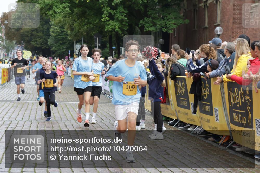 13.09.2026 - Kiel Lauf Yannick Fuchs http://msf.ph/oto/10420064 13.09.2026 09:41:50 Ziel 402, 3143, 3175, 4533, 4704, 5107, 6687, 6739, 7238, 8588, 8829, 9050, 9224, 11907, 12175, 1671, 1966, 4068, 4315, 4704, 6649, 9110, 9771, 11106, 11645, 11983, 12166, 570, 699, 772, 792, 2910, 3801, 5011, 5276, 6599, 12723, 1671, 1966, 9608, 10299, 10974, 11983 meine-sportfotos.de