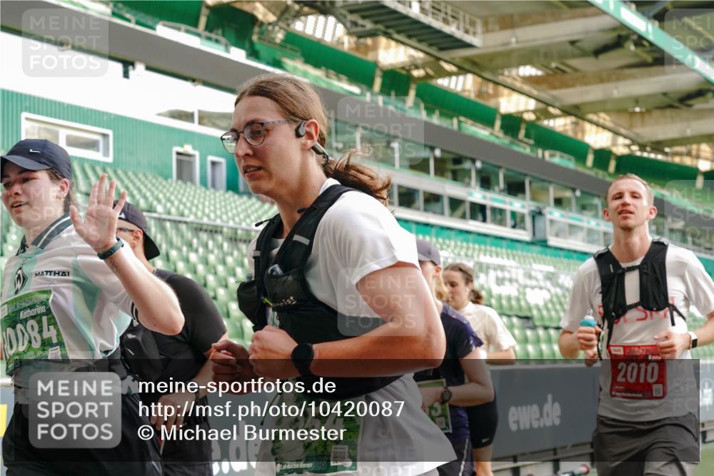 13.09.2026 - 21. swb-Marathon Bremen Michael Burmester http://msf.ph/oto/10420087 13.09.2026 13:21:23 Laufen im Stadion 128, 258, 343, 351, 423, 441, 601, 620, 704, 782, 851, 1060, 1094, 1129, 1158, 1177, 1316, 1344, 1409, 1417, 1439, 1446, 1518, 1669, 1676, 1697, 1729, 1756, 1808, 1815, 1846, 2010, 2028, 2064, 2139, 2201, 2258, 2278, 2290, 2349, 2394, 2395, 2414, 2417, 2437, 2501, 2519, 2533, 2551, 2588, 2632, 2652, 2660, 2694, 2695, 2736, 2793, 2828, 2886, 2954, 2964, 2995, 3004, 3010, 3017, 3018, 3022, 3034, 3035, 3036, 3037, 3070, 3074, 3102, 3139, 3144, 3225, 3264, 3310, 3682 meine-sportfotos.de