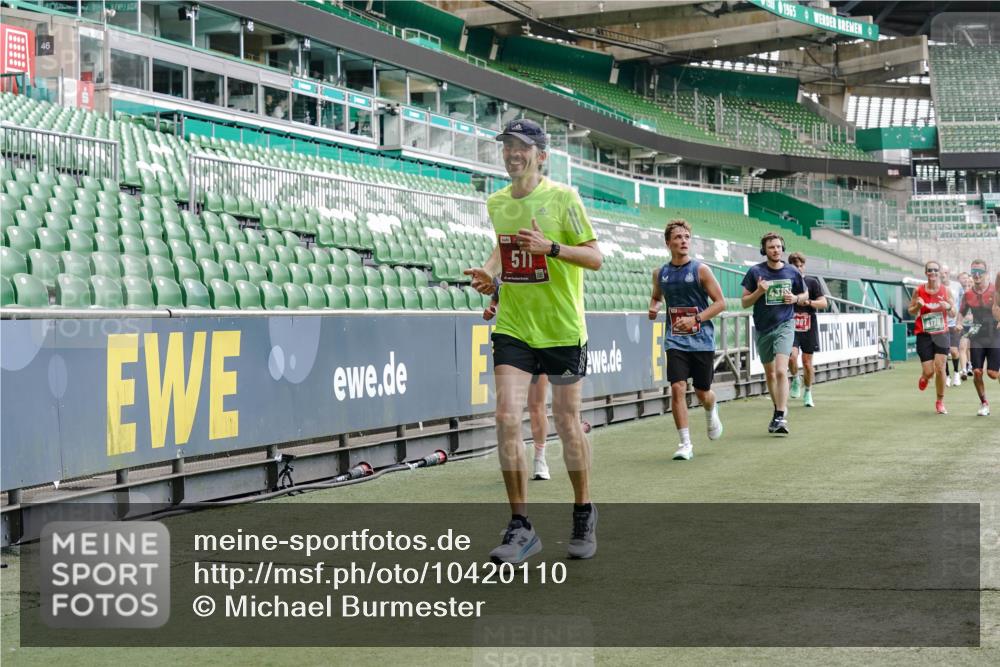 13.09.2026 - 21. swb-Marathon Bremen Michael Burmester http://msf.ph/oto/10420110 13.09.2026 12:58:38 Laufen im Stadion 141, 148, 191, 226, 232, 334, 511, 672, 776, 789, 790, 909, 972, 1010, 1119, 1166, 1191, 1199, 1254, 1281, 1516, 1535, 1642, 1647, 1752, 1809, 1881, 1931, 1933, 2046, 2210, 2324, 2343, 2367, 2371, 2397, 2402, 2423, 2425, 2577, 2771, 2807, 2827, 2885, 2899, 2903, 2904, 2979, 3021, 3051, 3098, 3120, 3124, 3138, 3148, 3182, 3186, 3190, 3233, 3319, 3338, 3435, 3516, 3531, 3534, 3560, 3652, 3655, 3685, 3690, 3695, 3866, 3933, 3934, 3939, 4101, 4319, 205 meine-sportfotos.de