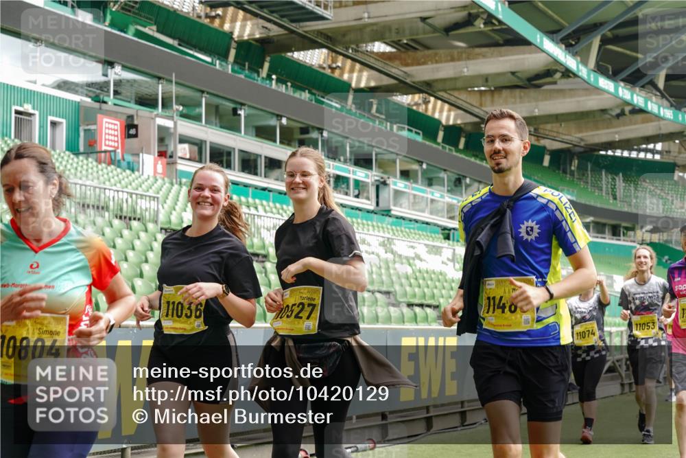 13.09.2026 - 21. swb-Marathon Bremen Michael Burmester http://msf.ph/oto/10420129 13.09.2026 10:44:01 Laufen im Stadion 10002, 10004, 10005, 10176, 10191, 10192, 10271, 10295, 10303, 10325, 10335, 10361, 10362, 10402, 10459, 10474, 10491, 10513, 10557, 10572, 10605, 10606, 10629, 10756, 10773, 10779, 10784, 10805, 10880, 10882, 10899, 10900, 10997, 10999, 11173, 11217, 11233, 11264, 11274, 11307, 11333, 11337, 11355, 11385, 11408, 11448, 11456, 11461, 11482, 11629, 11943, 12311, 12321, 12334 meine-sportfotos.de