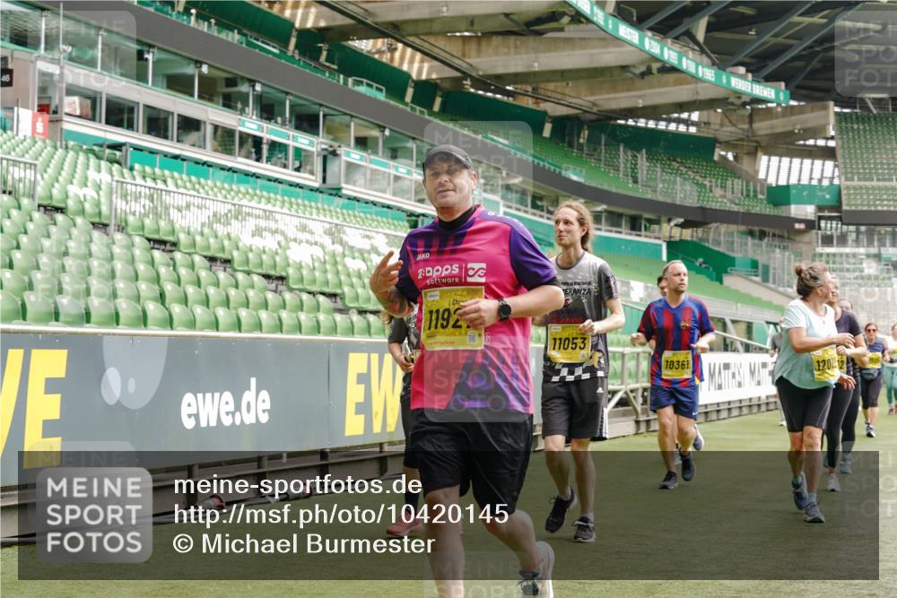 13.09.2026 - 21. swb-Marathon Bremen Michael Burmester http://msf.ph/oto/10420145 13.09.2026 10:44:03 Laufen im Stadion 10002, 10004, 10005, 10176, 10191, 10192, 10271, 10295, 10303, 10325, 10335, 10361, 10362, 10402, 10459, 10474, 10491, 10513, 10557, 10572, 10605, 10606, 10629, 10713, 10756, 10773, 10779, 10784, 10805, 10880, 10882, 10899, 10900, 10997, 10999, 11173, 11217, 11233, 11264, 11274, 11307, 11333, 11337, 11355, 11385, 11408, 11448, 11456, 11461, 11482, 11629, 11943, 12311, 12321, 12334 meine-sportfotos.de