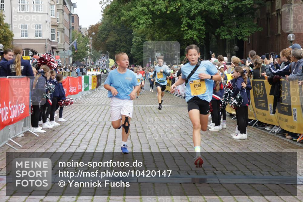 13.09.2026 - Kiel Lauf Yannick Fuchs http://msf.ph/oto/10420147 13.09.2026 09:42:02 Ziel 699, 772, 2910, 3801, 5011, 5276, 6599, 8829, 9050, 12175, 402, 3143, 3175, 4315, 4533, 4704, 5107, 6649, 6687, 6739, 7238, 8588, 9224, 9771, 11106, 11907, 12175, 133, 570, 792, 2914, 2955, 2977, 3357, 3676, 5105, 5336, 5774, 6620, 6797, 7687, 8476, 10938, 11793, 12723, 4068, 9110, 11106, 11645, 12166 meine-sportfotos.de
