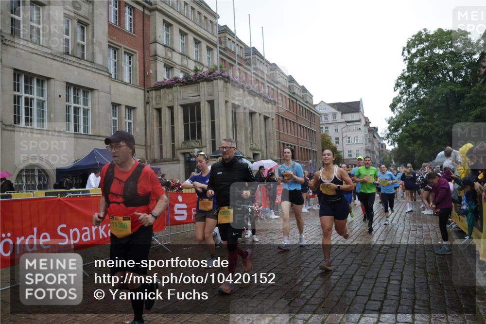 13.09.2026 - Kiel Lauf Yannick Fuchs http://msf.ph/oto/10420152 13.09.2026 10:52:38 Ziel 90, 172, 398, 626, 1473, 1474, 1531, 1812, 1837, 2089, 2293, 2442, 2735, 3054, 3778, 3853, 3925, 4100, 4485, 5433, 5723, 6388, 6405, 7060, 7088, 7154, 7196, 7603, 8100, 8205, 8316, 8615, 8734, 9414, 9886, 10786, 11359, 11459, 11555, 11622, 11913, 475, 626, 777, 1027, 1471, 1472, 1526, 1527, 1658, 1802, 1811, 1869, 2438, 2442, 2544, 2991, 3280, 3343, 3435, 3529, 3582, 3630, 3881, 4008, 154, 1083, 1426, 1486, 1550, 3059, 3431, 3657, 5329, 5710 meine-sportfotos.de