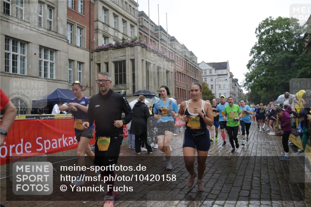 13.09.2026 - Kiel Lauf Yannick Fuchs http://msf.ph/oto/10420158 13.09.2026 10:52:39 Ziel 90, 172, 398, 1473, 1474, 1531, 1812, 1837, 2069, 2089, 2293, 2735, 3054, 3778, 3853, 3925, 4100, 4485, 5433, 5723, 6405, 7060, 7088, 7154, 7196, 7603, 8100, 8205, 8615, 8734, 9414, 9886, 11204, 11359, 11459, 11555, 11622, 11913, 475, 626, 777, 1027, 1471, 1472, 1473, 1526, 1527, 1531, 1658, 1802, 1811, 1869, 2293, 2438, 2442, 2544, 2991, 3280, 3343, 3435, 3529, 3582, 3630, 3881, 4008, 154, 1071, 1083, 1426, 1486, 1550, 3059, 3431, 3587, 3657, 5329, 5642, 5643, 5710, 6015 meine-sportfotos.de