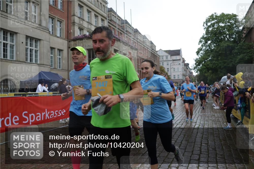 13.09.2026 - Kiel Lauf Yannick Fuchs http://msf.ph/oto/10420204 13.09.2026 10:52:41 Ziel 158, 172, 398, 1433, 1474, 1535, 1634, 1812, 1837, 2069, 2089, 2735, 3050, 3054, 3452, 3778, 3853, 3925, 4100, 4485, 5723, 6405, 7060, 7154, 7196, 7230, 8100, 8205, 8615, 9414, 9831, 9886, 11204, 11359, 11459, 11555, 11913, 90, 475, 626, 777, 1027, 1471, 1472, 1473, 1526, 1527, 1531, 1658, 1802, 1811, 1869, 2293, 2438, 2442, 2544, 2991, 3280, 3343, 3435, 3582, 3630, 3881, 4008, 154, 1071, 1083, 1426, 1486, 1550, 3059, 3431, 3587, 3657, 5329, 5642, 5643, 5710, 6015, 7139 meine-sportfotos.de