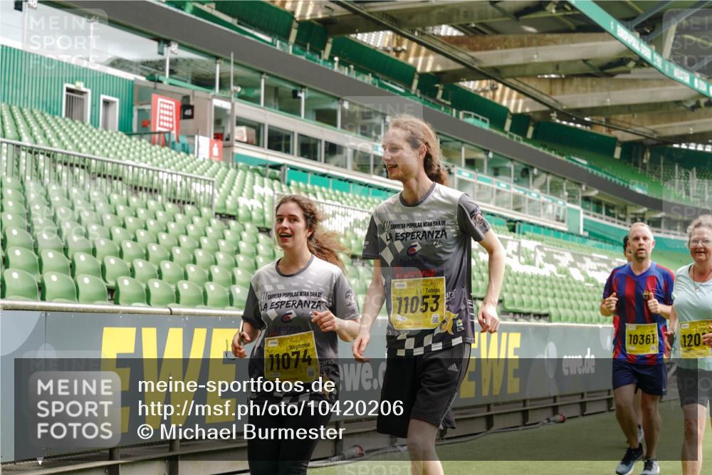 13.09.2026 - 21. swb-Marathon Bremen Michael Burmester http://msf.ph/oto/10420206 13.09.2026 10:44:05 Laufen im Stadion 10002, 10004, 10005, 10176, 10191, 10192, 10271, 10295, 10303, 10325, 10335, 10361, 10362, 10402, 10459, 10474, 10491, 10513, 10557, 10572, 10605, 10606, 10629, 10679, 10713, 10756, 10773, 10779, 10784, 10805, 10880, 10882, 10899, 10900, 10997, 10999, 11173, 11217, 11233, 11264, 11274, 11307, 11333, 11337, 11355, 11385, 11408, 11448, 11456, 11461, 11482, 11629, 11943, 12311, 12321, 12334 meine-sportfotos.de