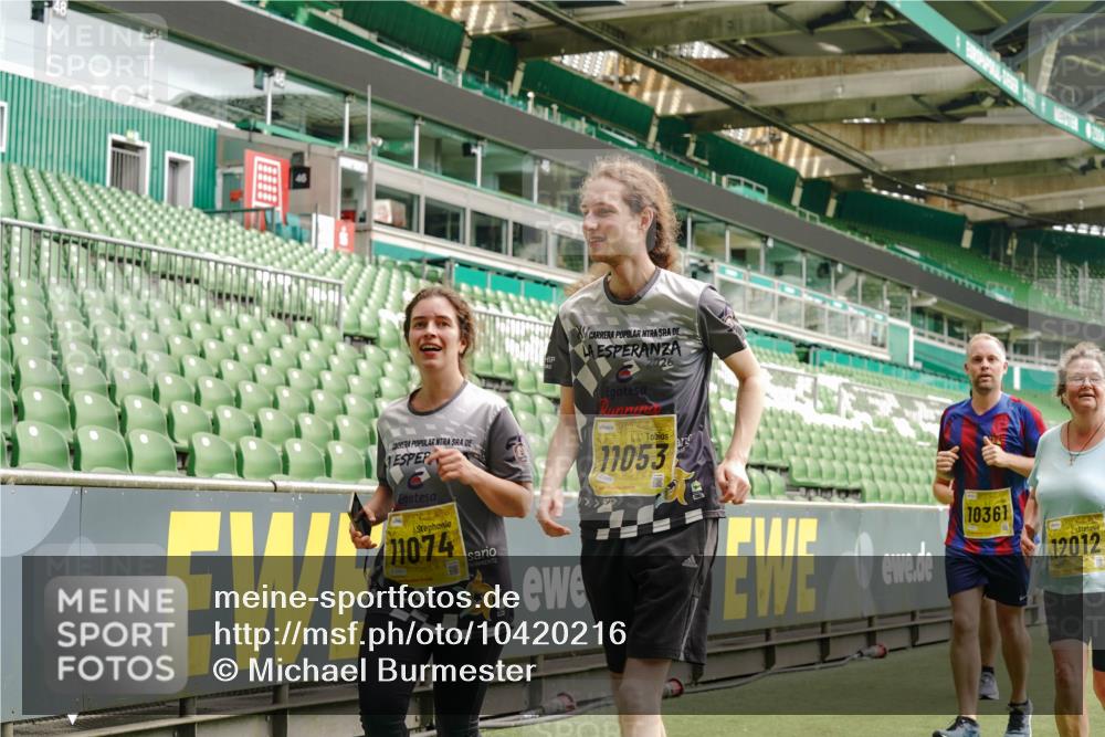 13.09.2026 - 21. swb-Marathon Bremen Michael Burmester http://msf.ph/oto/10420216 13.09.2026 10:44:05 Laufen im Stadion 10002, 10004, 10005, 10176, 10191, 10192, 10271, 10295, 10303, 10325, 10335, 10361, 10362, 10402, 10459, 10474, 10491, 10513, 10557, 10572, 10605, 10606, 10629, 10679, 10713, 10756, 10773, 10779, 10784, 10805, 10880, 10882, 10899, 10900, 10997, 10999, 11173, 11217, 11233, 11264, 11274, 11307, 11333, 11337, 11355, 11385, 11408, 11448, 11456, 11461, 11482, 11629, 11943, 12311, 12321, 12334 meine-sportfotos.de
