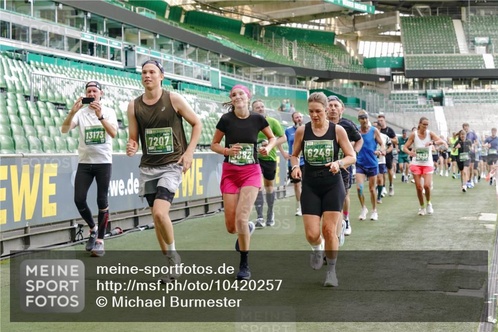 13.09.2026 - 21. swb-Marathon Bremen Michael Burmester http://msf.ph/oto/10420257 13.09.2026 13:21:29 Laufen im Stadion 128, 258, 343, 351, 423, 441, 601, 620, 704, 782, 851, 1060, 1094, 1129, 1158, 1177, 1316, 1344, 1409, 1417, 1439, 1446, 1518, 1669, 1676, 1697, 1729, 1756, 1808, 1815, 1846, 2010, 2064, 2139, 2201, 2258, 2278, 2290, 2349, 2394, 2395, 2414, 2417, 2437, 2501, 2519, 2533, 2551, 2588, 2619, 2632, 2652, 2660, 2694, 2695, 2736, 2793, 2828, 2886, 2954, 2964, 2995, 3004, 3010, 3017, 3018, 3022, 3034, 3035, 3036, 3037, 3070, 3074, 3102, 3139, 3144, 3225, 3264, 3310, 3682 meine-sportfotos.de