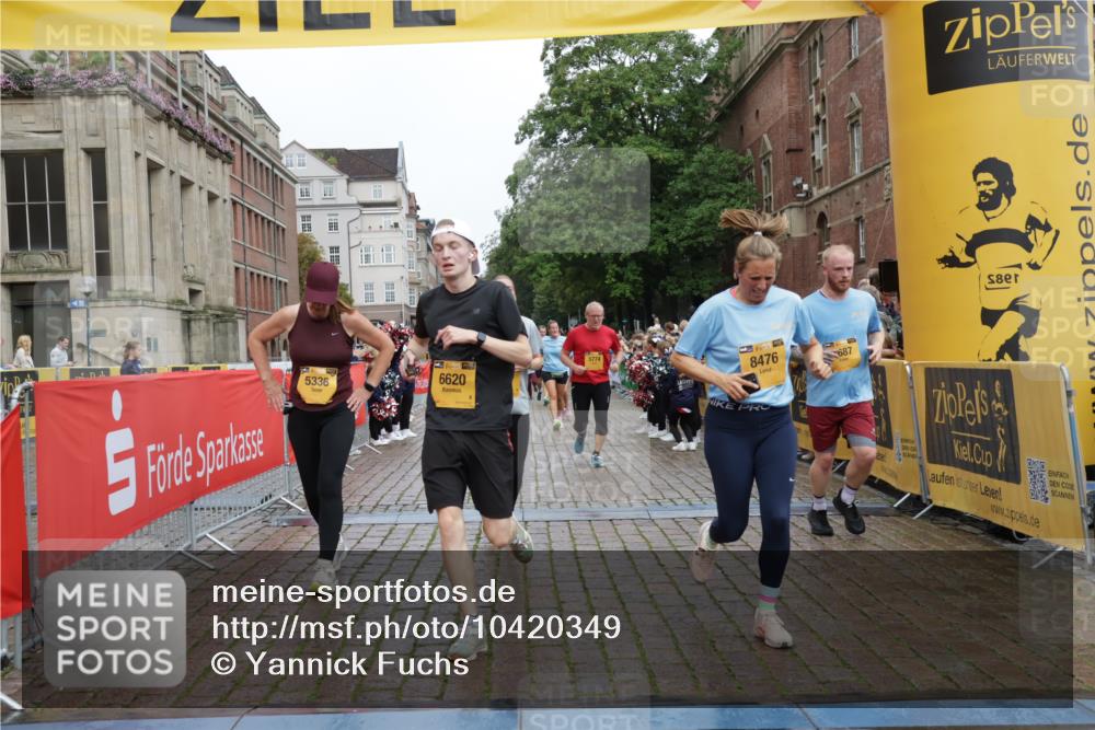 13.09.2026 - Kiel Lauf Yannick Fuchs http://msf.ph/oto/10420349 13.09.2026 09:42:15 Ziel 133, 570, 792, 3357, 3676, 5011, 5105, 5276, 5336, 5774, 6620, 6797, 7687, 8476, 10938, 11793, 12723, 402, 699, 772, 2910, 3143, 3175, 3801, 4533, 4704, 5107, 6599, 6687, 6739, 7238, 8588, 8829, 9050, 9224, 11907, 12175, 445, 771, 1045, 1777, 2608, 2914, 2955, 2977, 4548, 5559, 6075, 6099, 6213, 6423, 6542, 6913, 12190, 3175, 4704, 6649, 6687, 8588, 9224, 9771, 11907 meine-sportfotos.de