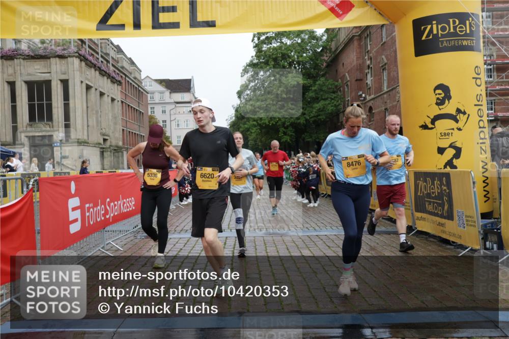 13.09.2026 - Kiel Lauf Yannick Fuchs http://msf.ph/oto/10420353 13.09.2026 09:42:15 Ziel 133, 570, 792, 3357, 3676, 5011, 5105, 5276, 5336, 5774, 6620, 6797, 7687, 8476, 10938, 11793, 12723, 402, 699, 772, 2910, 3143, 3175, 3801, 4533, 4704, 5107, 6599, 6687, 6739, 7238, 8588, 8829, 9050, 9224, 11907, 12175, 445, 771, 1045, 1777, 2608, 2914, 2955, 2977, 4548, 5559, 6075, 6099, 6213, 6423, 6542, 6913, 12190, 3175, 4704, 6649, 6687, 8588, 9224, 9771, 11907 meine-sportfotos.de