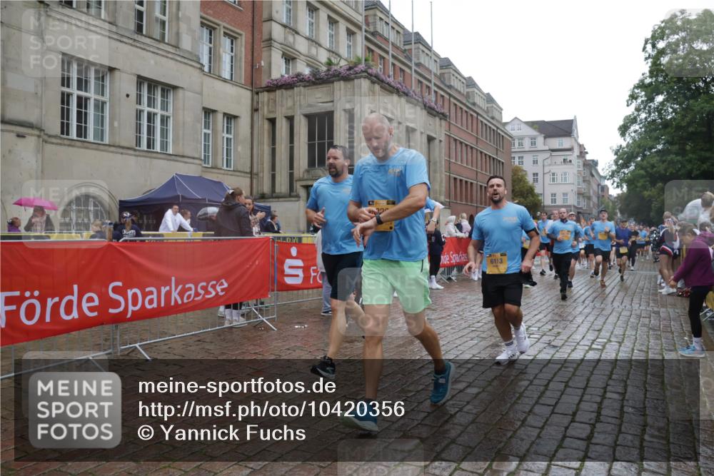 13.09.2026 - Kiel Lauf Yannick Fuchs http://msf.ph/oto/10420356 13.09.2026 10:52:50 Ziel 154, 158, 398, 1083, 1426, 1433, 1535, 1550, 1634, 1812, 2069, 2089, 3050, 3059, 3431, 3452, 3514, 3875, 4100, 4570, 5329, 5710, 5838, 6201, 7017, 7154, 7230, 7883, 8580, 8935, 8978, 9831, 10594, 11048, 11096, 11204, 11459, 11496, 12213, 90, 172, 475, 626, 777, 1471, 1472, 1473, 1474, 1526, 1527, 1531, 1658, 1802, 1837, 2293, 2442, 2544, 2735, 3054, 3343, 3582, 3630, 3778, 3853, 1071, 1486, 3587, 3657, 5642, 5643, 6015, 7139, 10755 meine-sportfotos.de