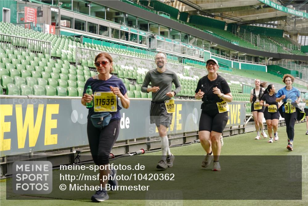 13.09.2026 - 21. swb-Marathon Bremen Michael Burmester http://msf.ph/oto/10420362 13.09.2026 10:44:12 Laufen im Stadion 10002, 10004, 10005, 10176, 10191, 10192, 10271, 10295, 10325, 10335, 10361, 10362, 10402, 10459, 10474, 10513, 10557, 10572, 10605, 10606, 10629, 10679, 10713, 10756, 10773, 10779, 10784, 10805, 10882, 10899, 10900, 10997, 10999, 11081, 11173, 11217, 11233, 11264, 11274, 11307, 11333, 11337, 11355, 11385, 11408, 11448, 11456, 11461, 11482, 11495, 11629, 11932, 11943, 12151, 12226, 12311, 12321, 12334 meine-sportfotos.de